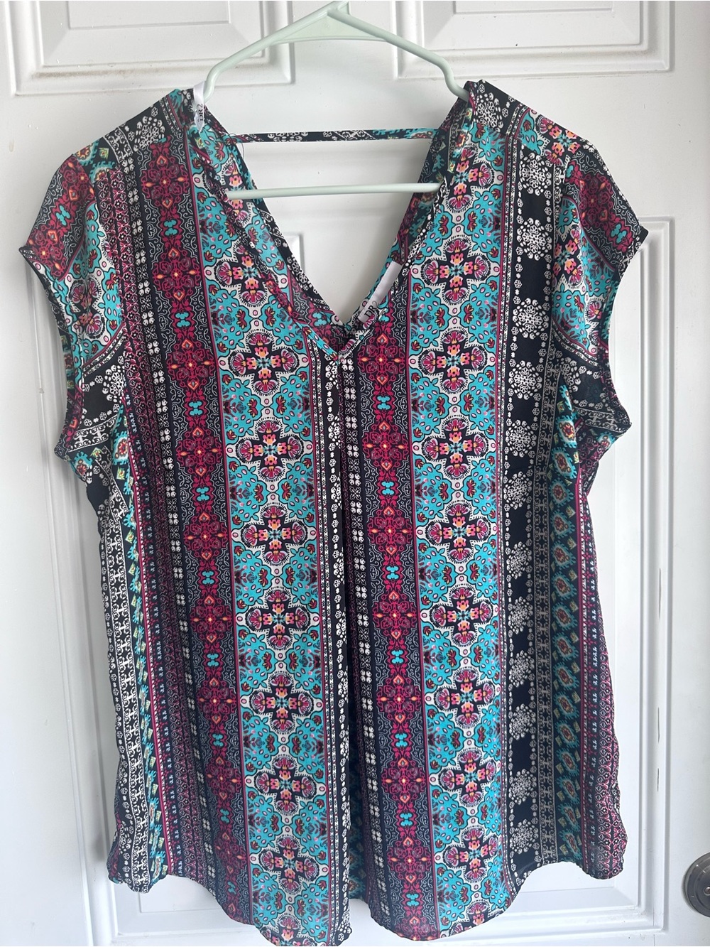DR2 Teal, Magenta & Black Printed V-Neck Blouse